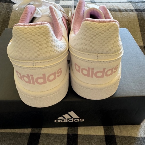 Adidas Kids Hoops 2.0K Shoes - Brand New with Tags - White with Pink Glitter!! - Picture 8 of 10